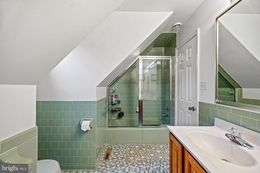 641 COVE TERRACE