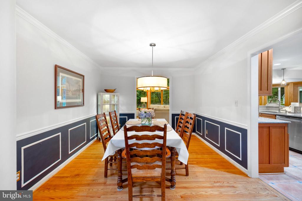 641 COVE TERRACE