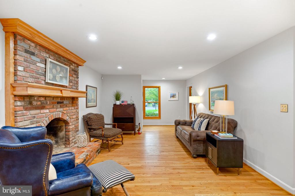 641 COVE TERRACE