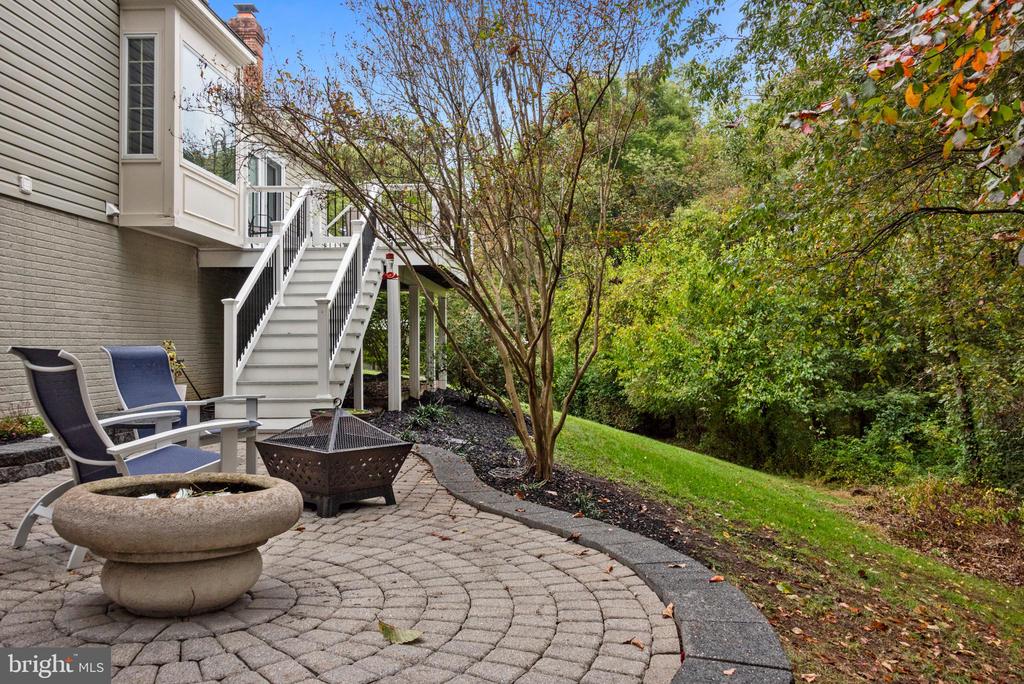 8389 PIPING ROCK COURT