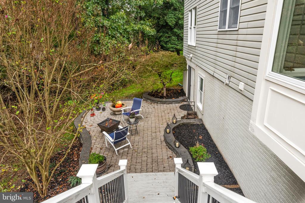 8389 PIPING ROCK COURT
