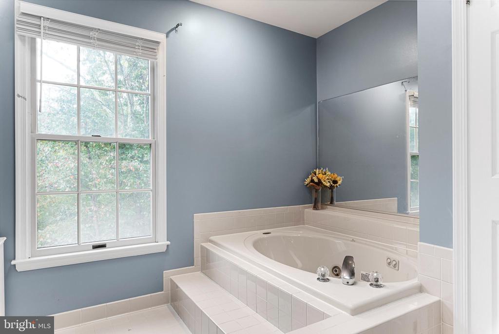 8389 PIPING ROCK COURT