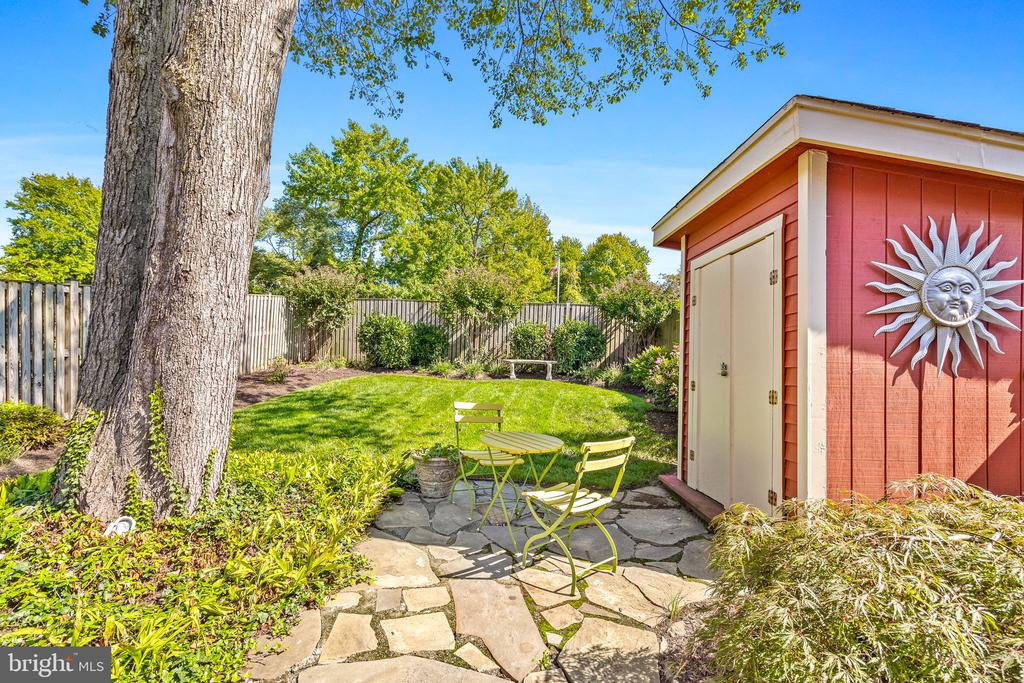 963 WINDWHISPER LANE