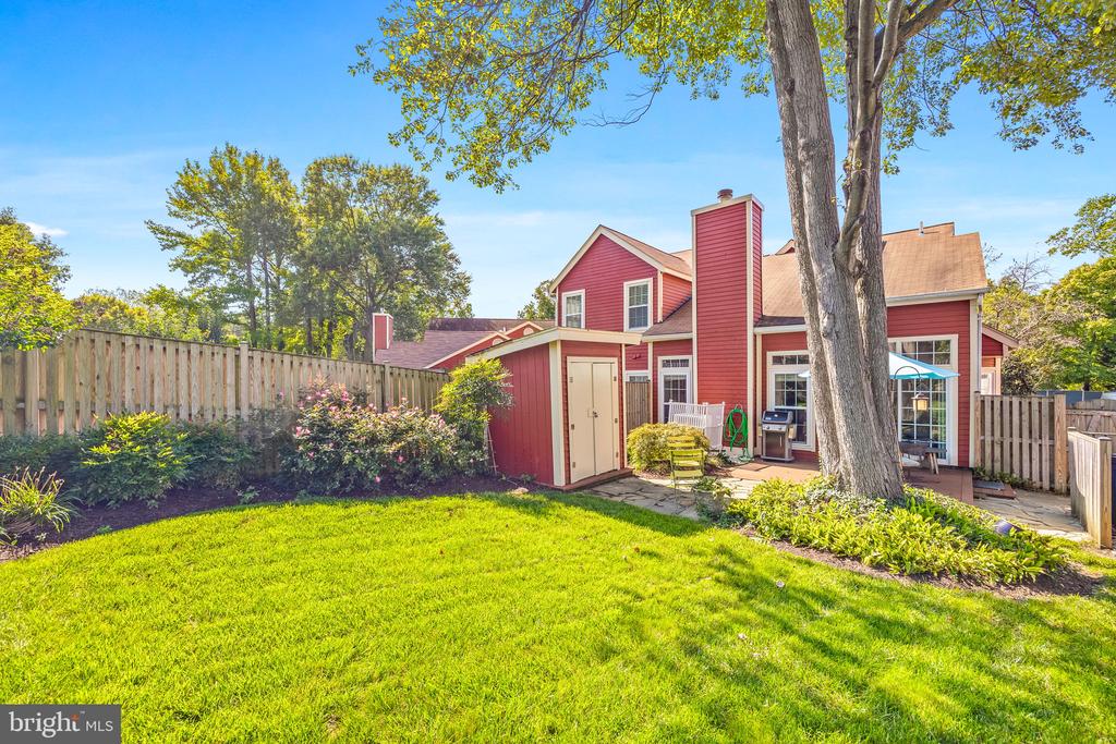 963 WINDWHISPER LANE