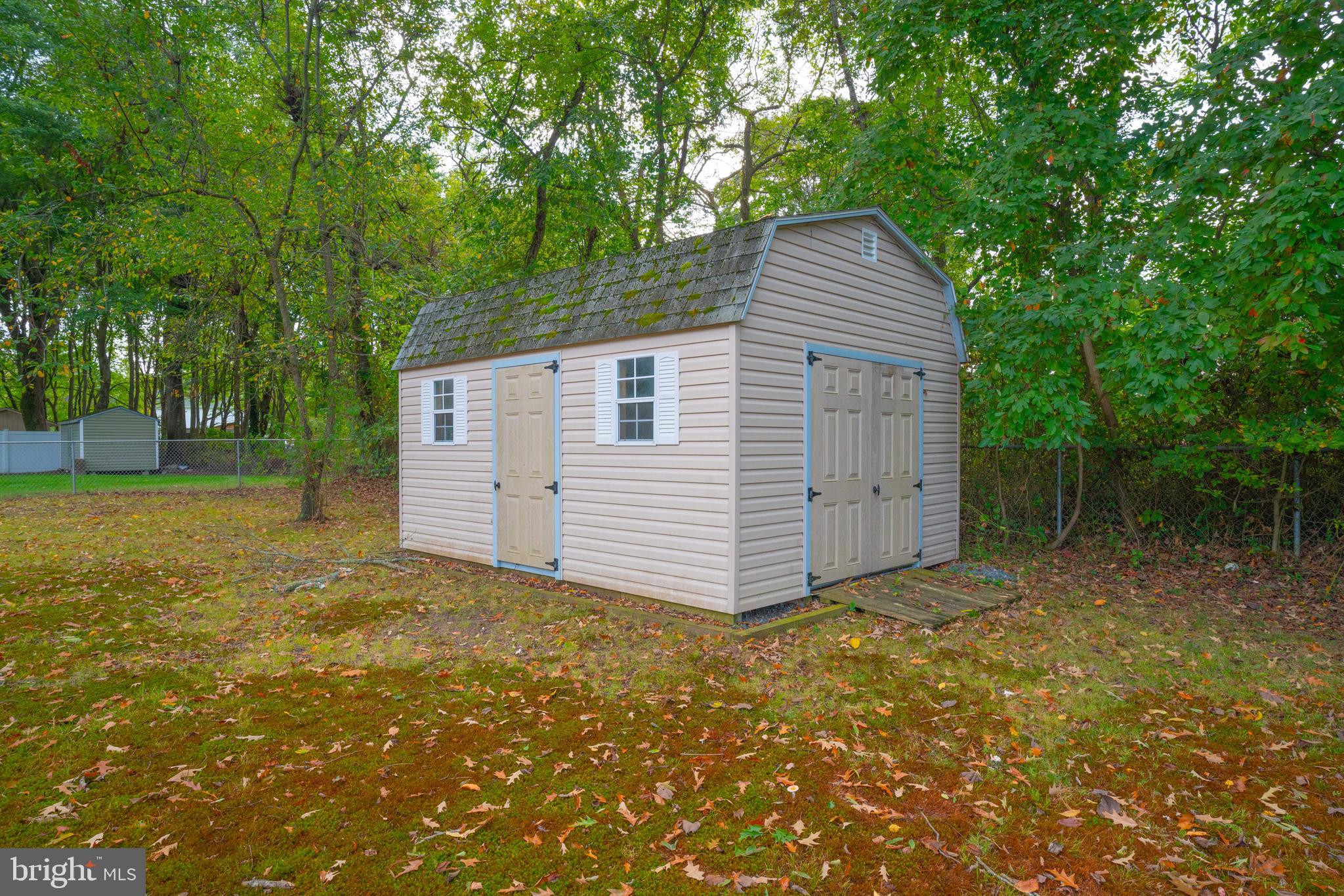 683 SWAN DRIVE
