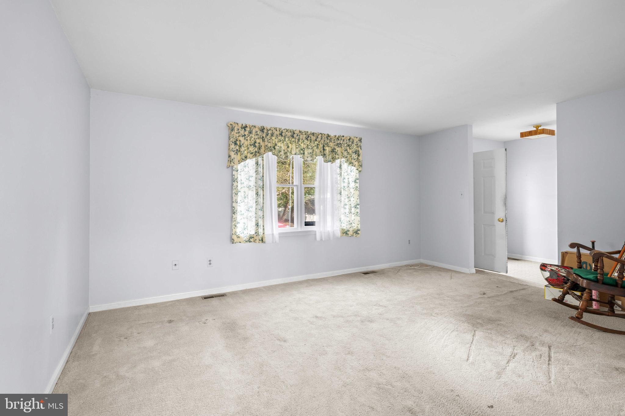 683 SWAN DRIVE