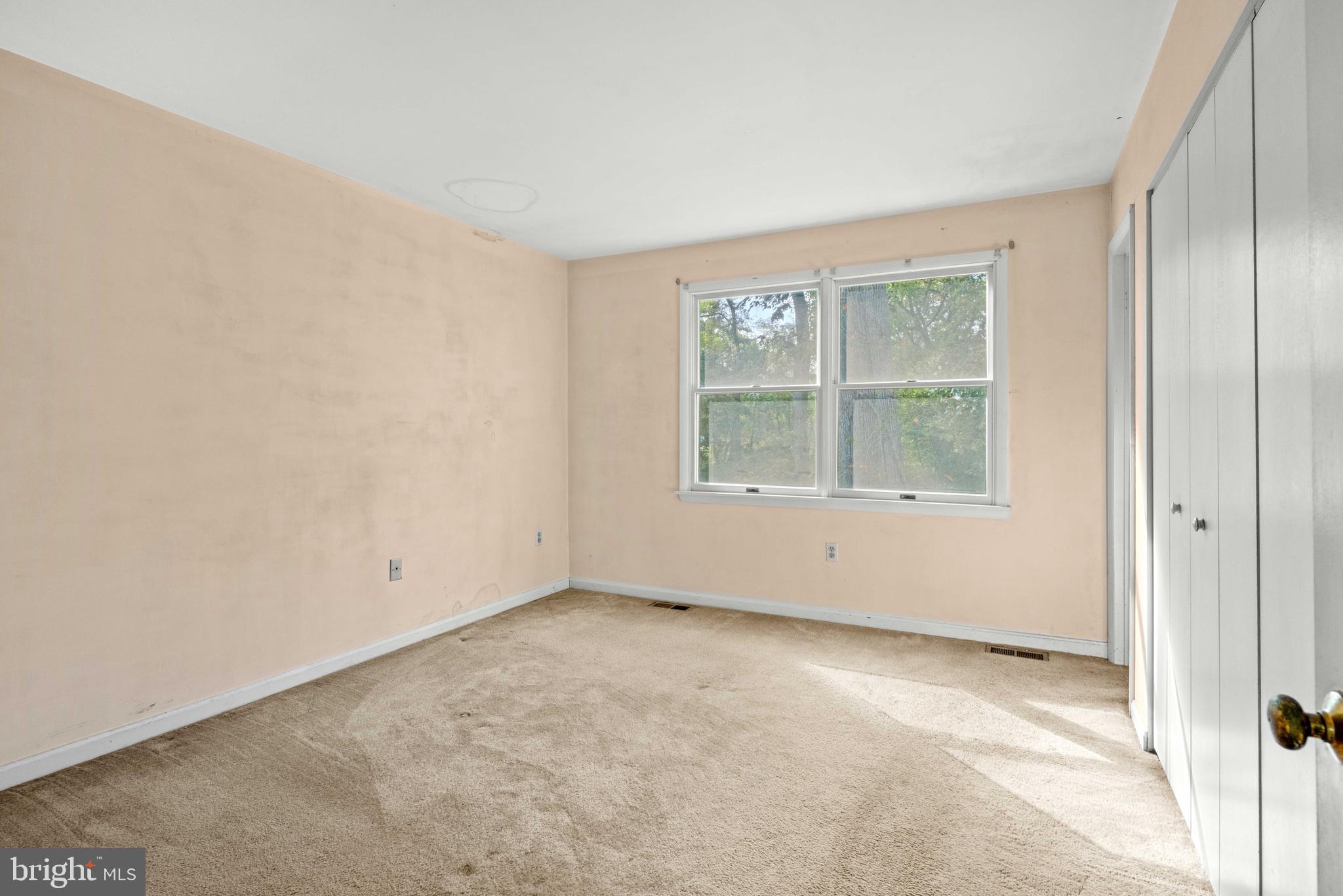 683 SWAN DRIVE