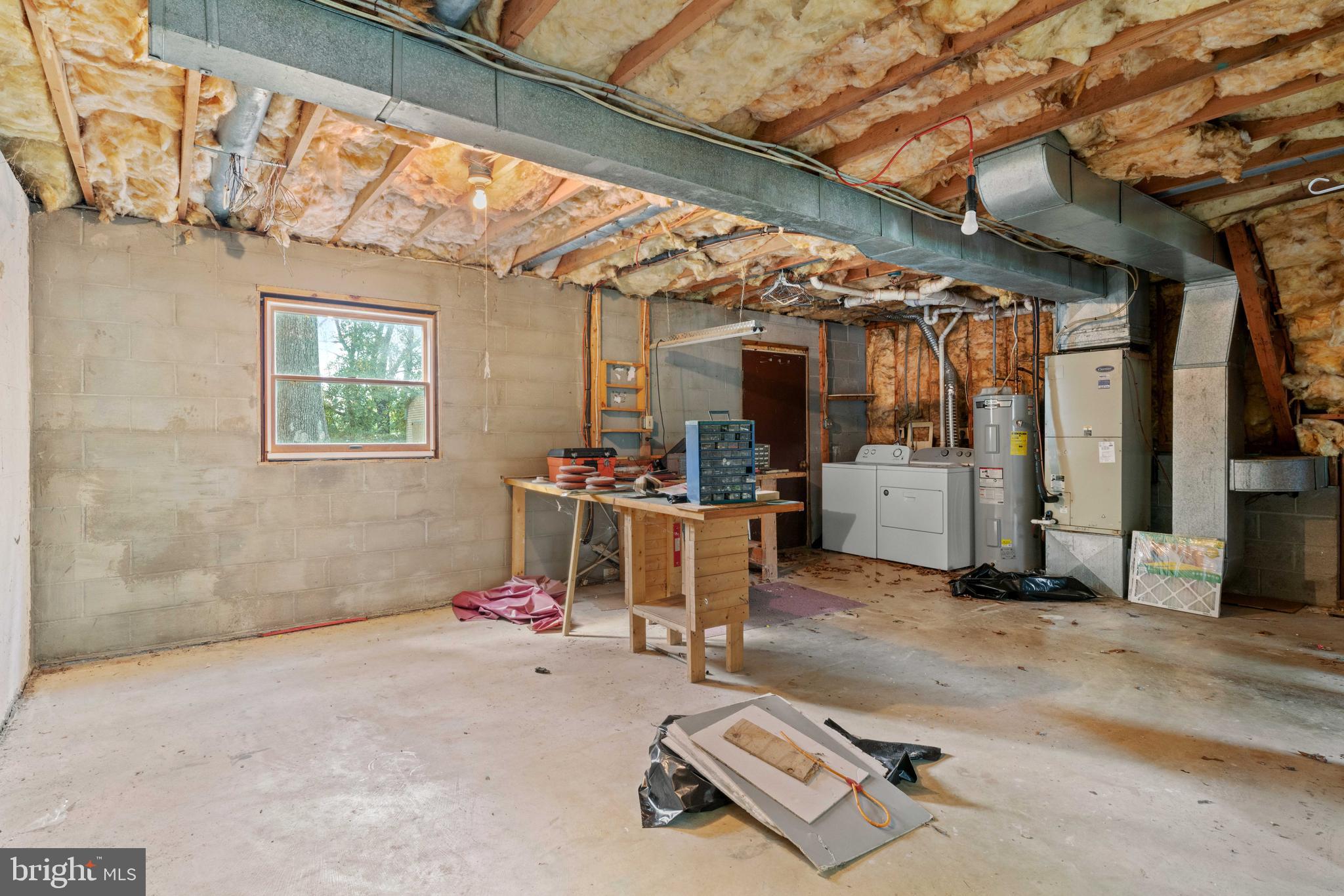 683 SWAN DRIVE
