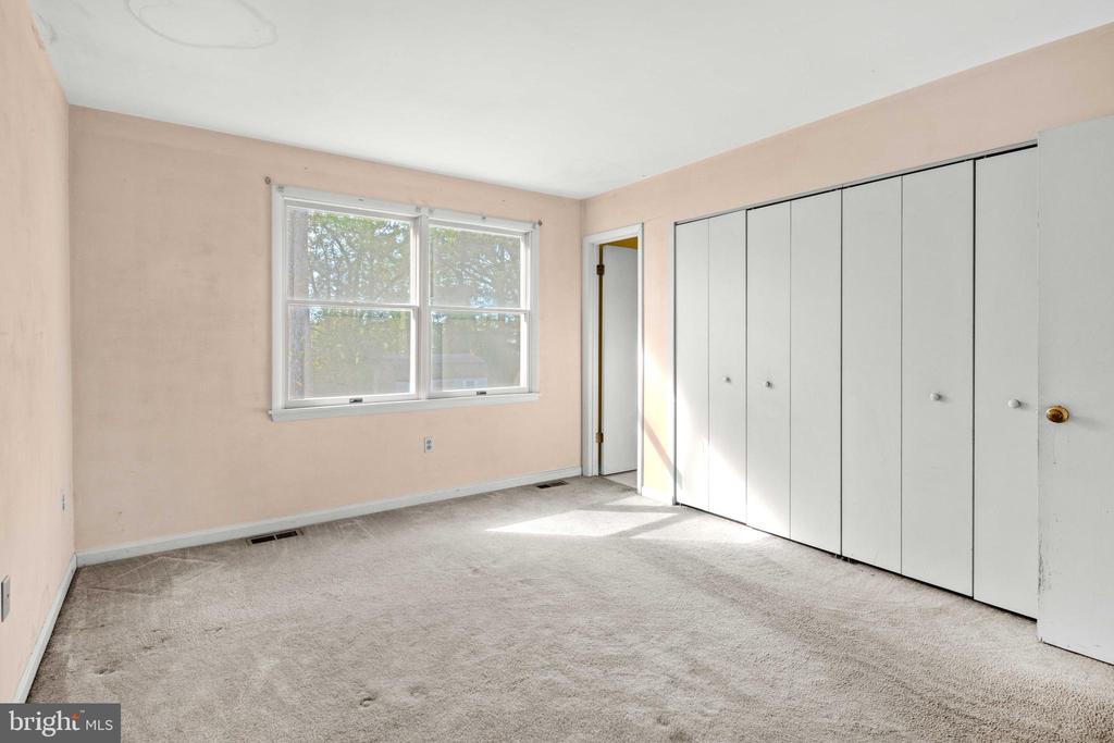 683 SWAN DRIVE