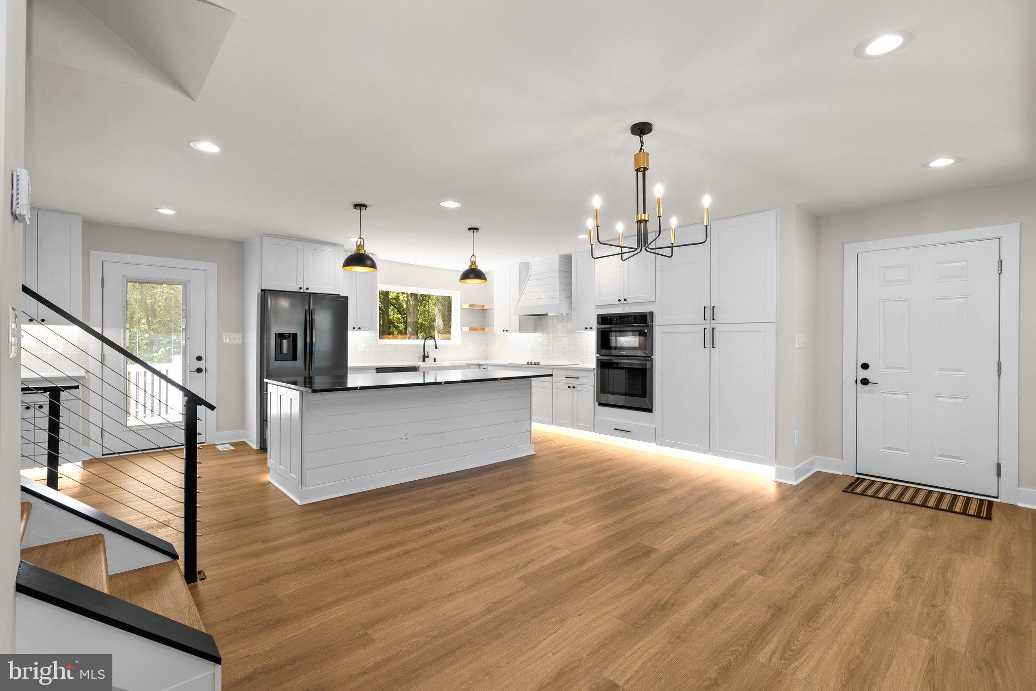 5212 COTTONWOOD DRIVE