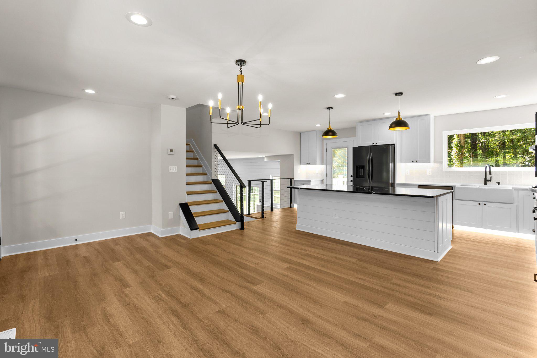 5212 COTTONWOOD DRIVE