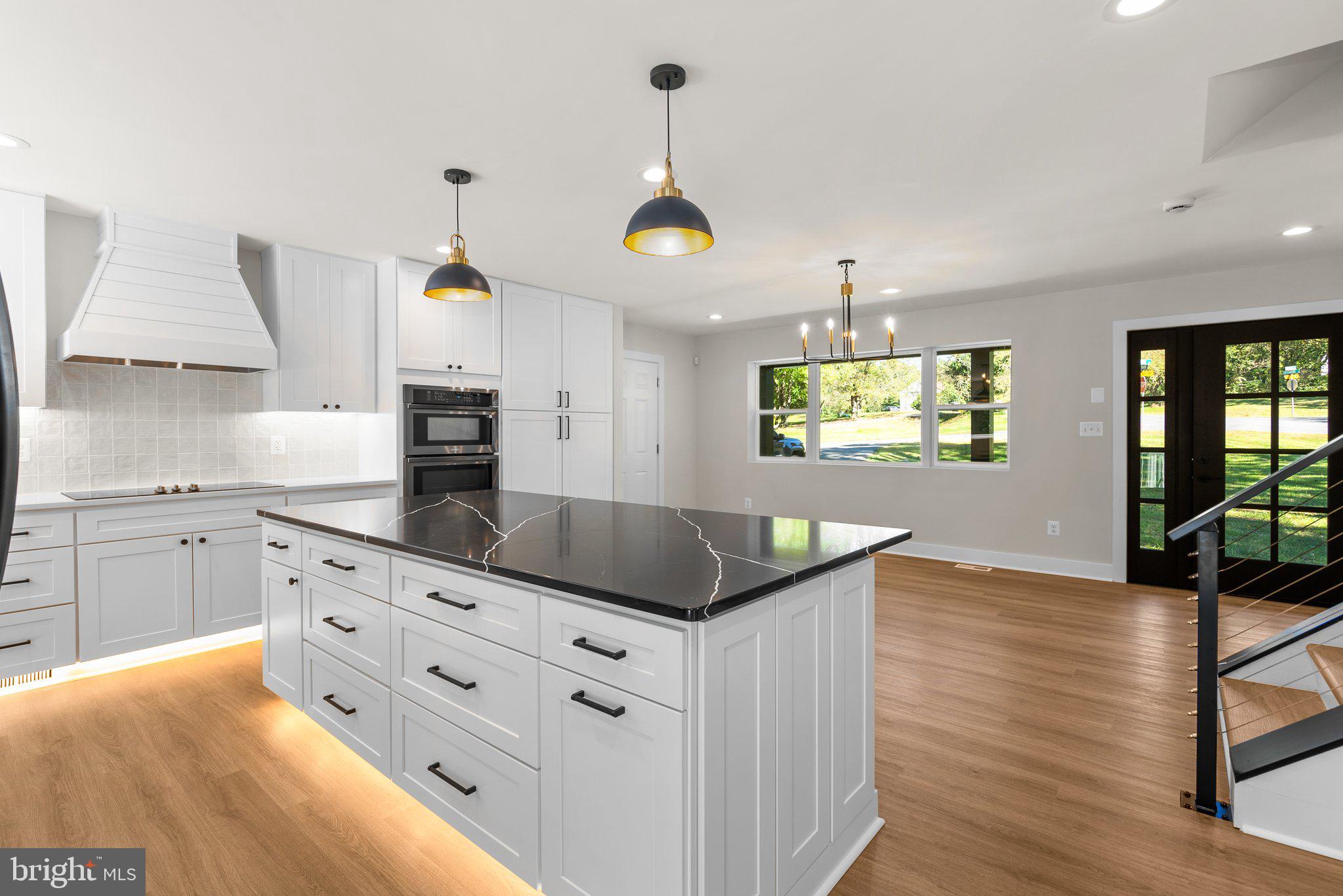 5212 COTTONWOOD DRIVE