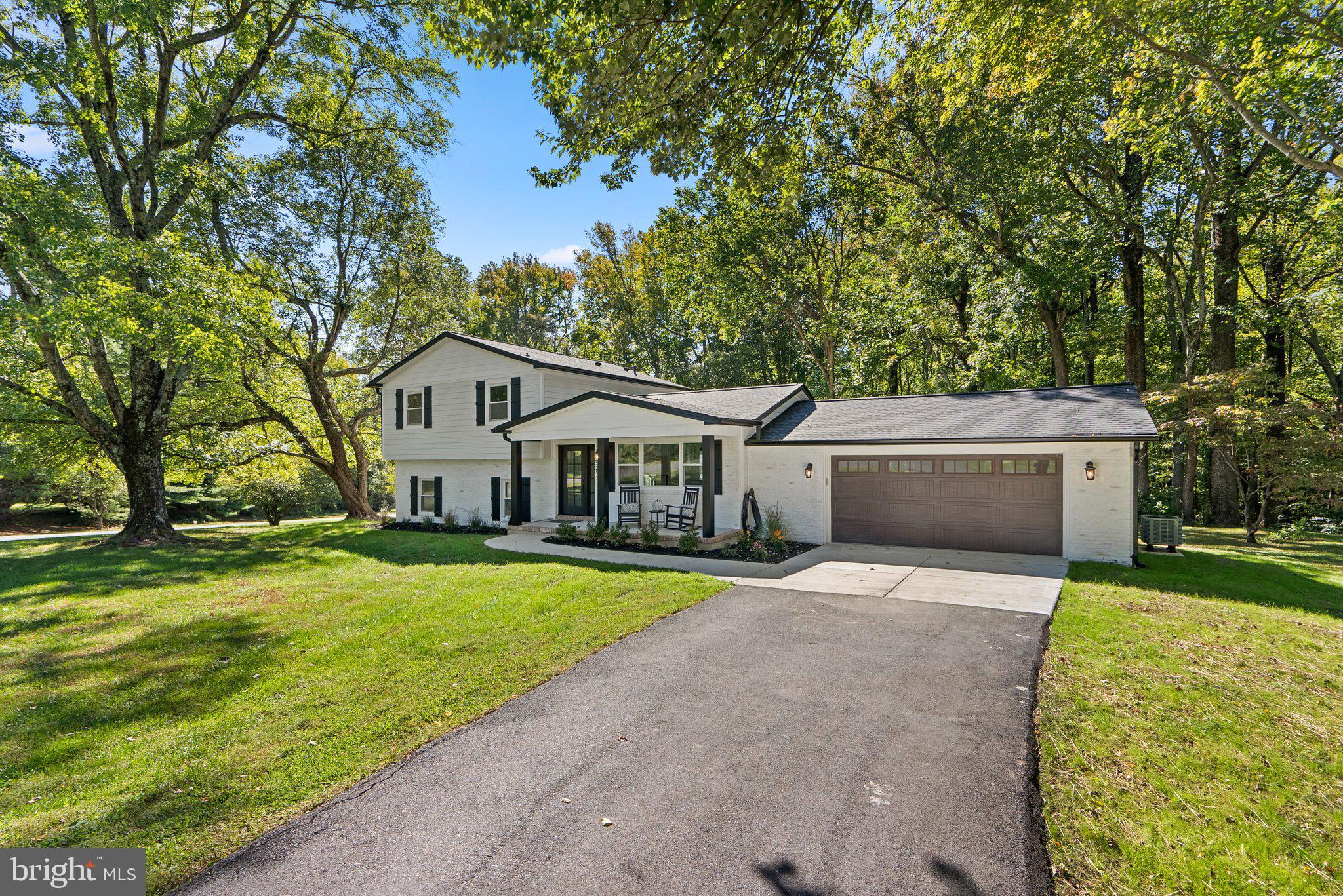 5212 COTTONWOOD DRIVE