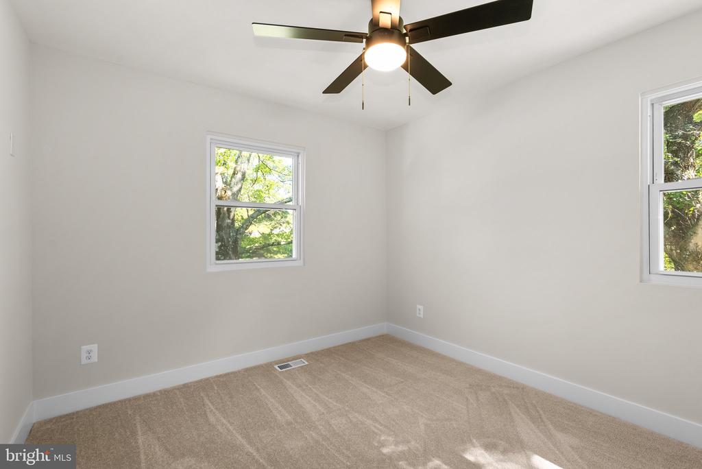 5212 COTTONWOOD DRIVE