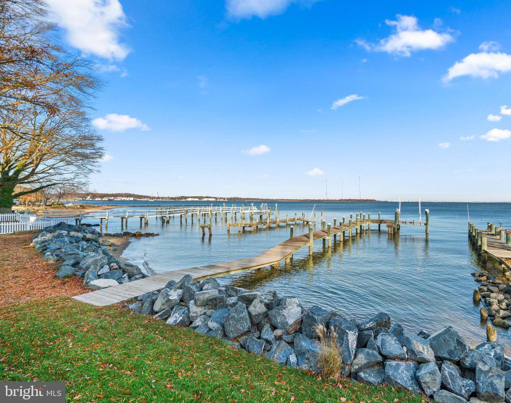 7019 BAY FRONT DRIVE