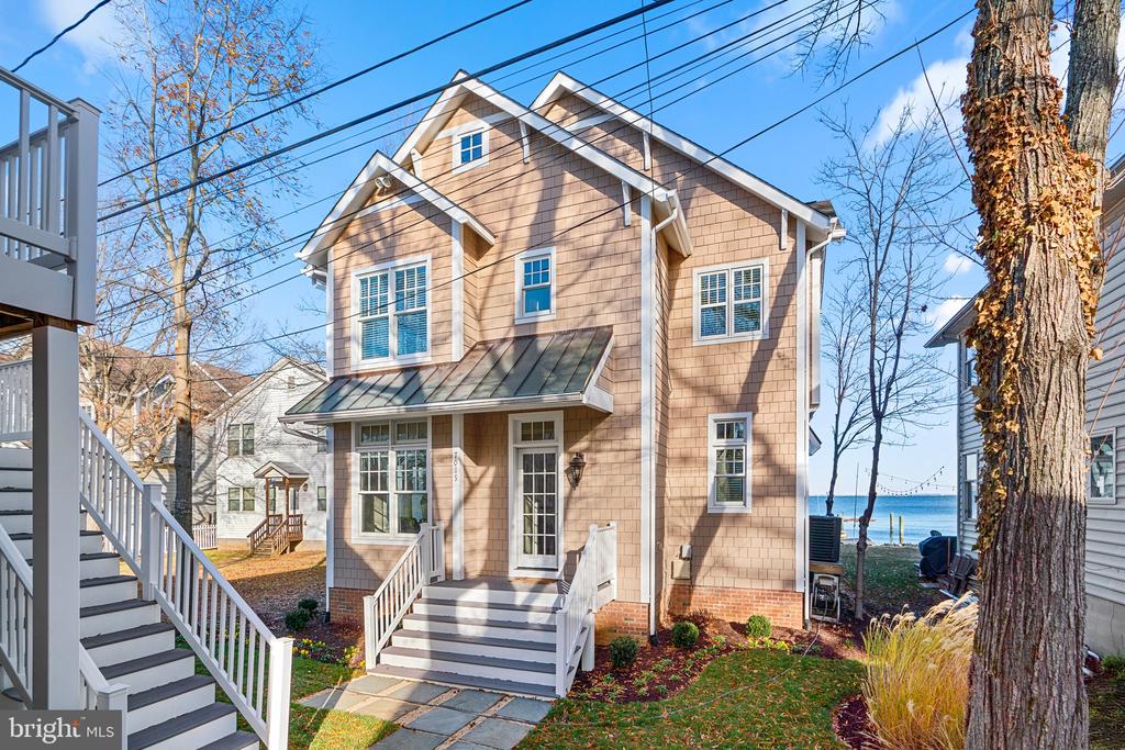 7019 BAY FRONT DRIVE