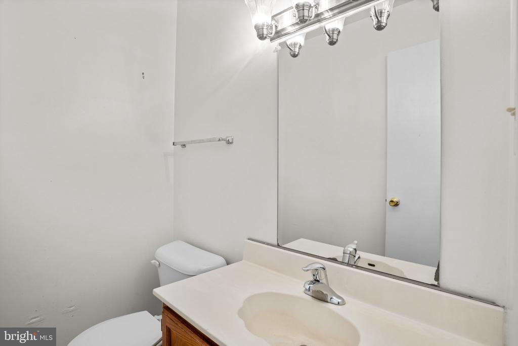 5 FAIRHOPE COURT