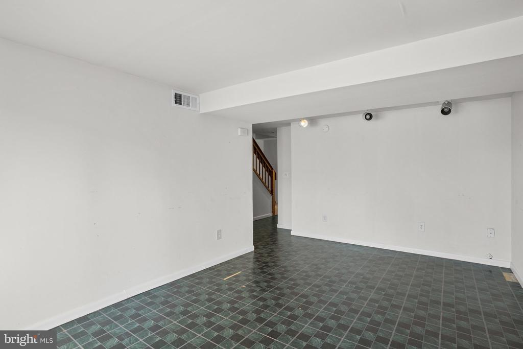 5 FAIRHOPE COURT