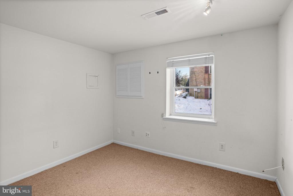 5 FAIRHOPE COURT