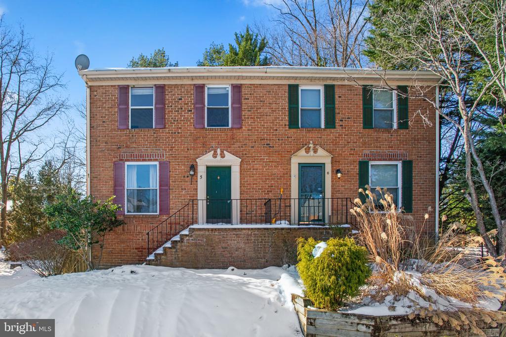 5 FAIRHOPE COURT