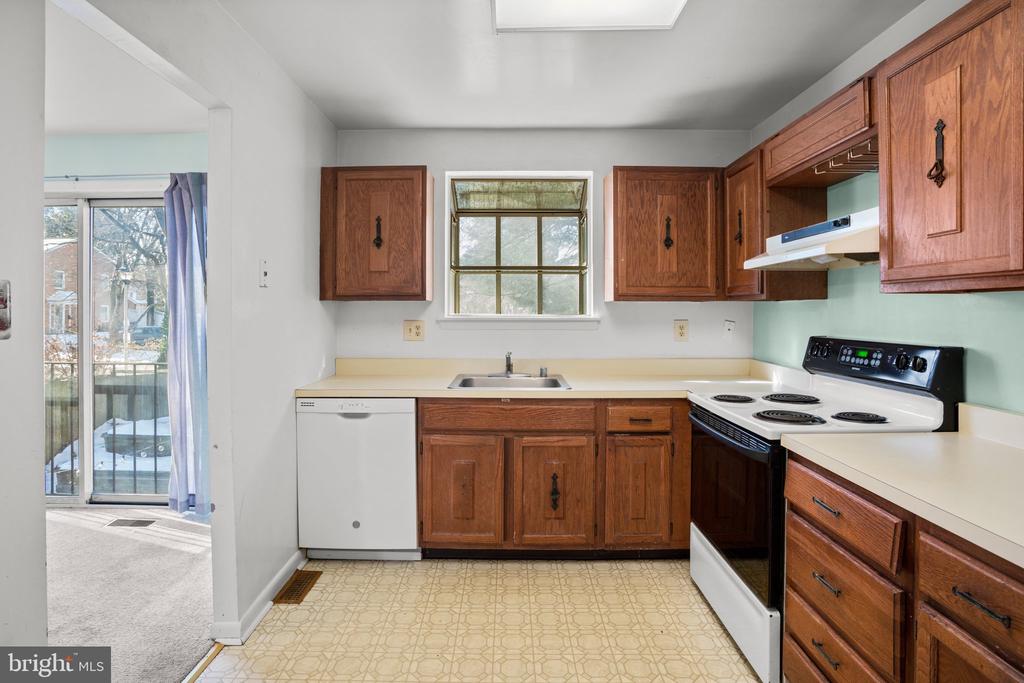 5 FAIRHOPE COURT