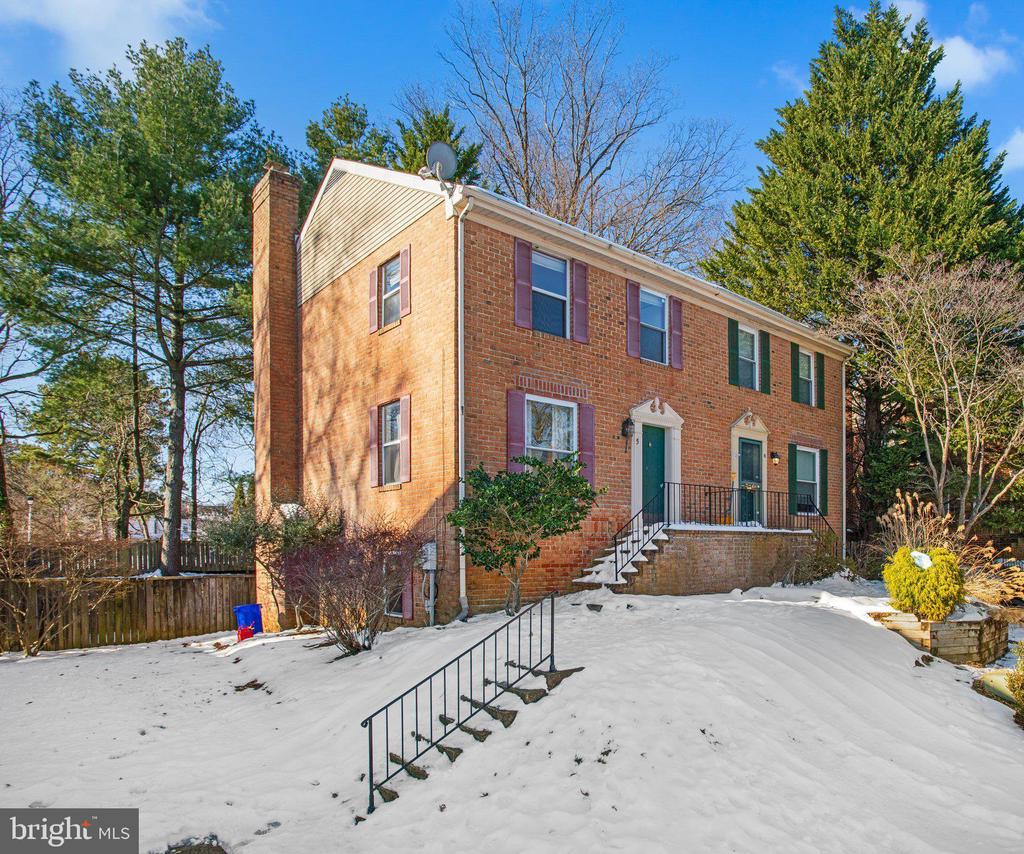 5 FAIRHOPE COURT