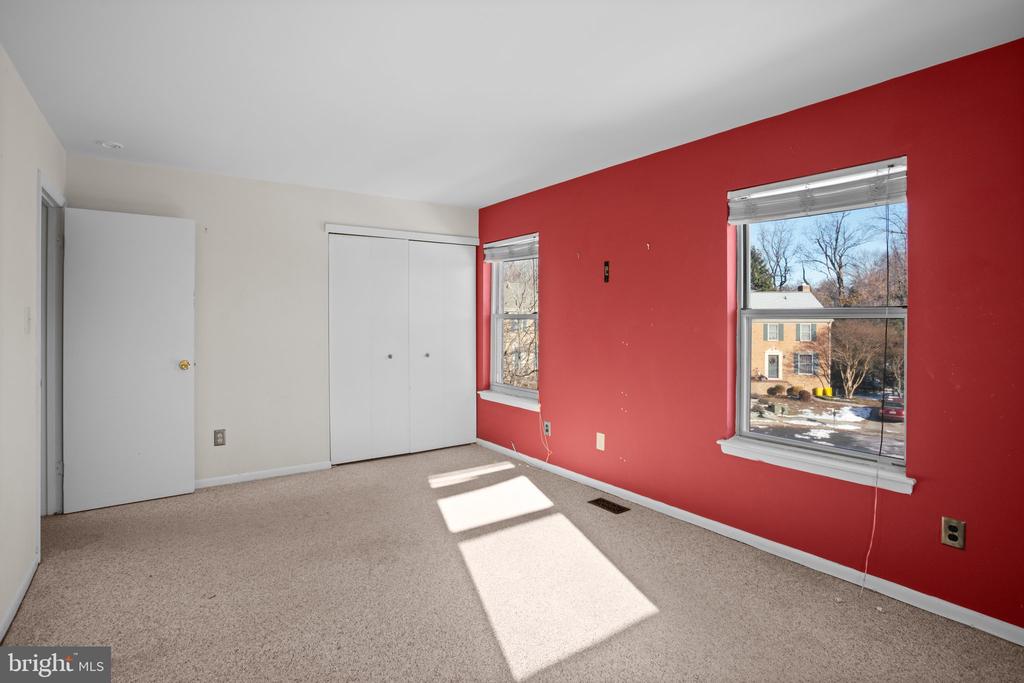 5 FAIRHOPE COURT