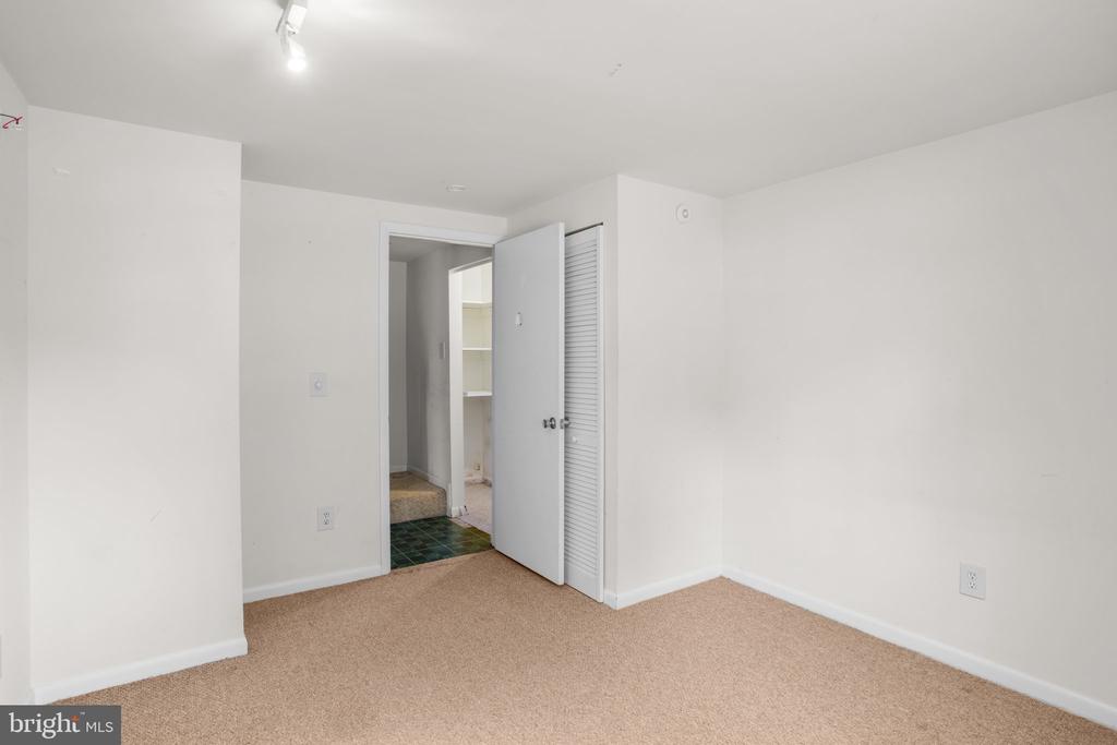 5 FAIRHOPE COURT