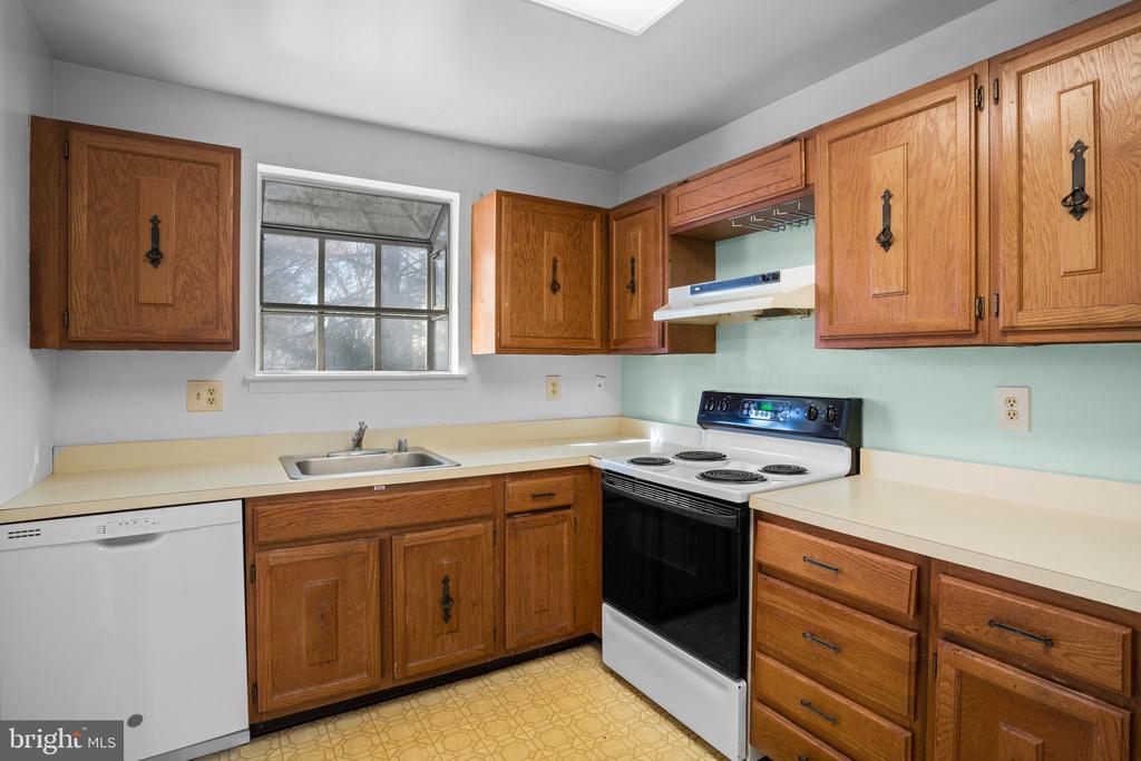5 FAIRHOPE COURT