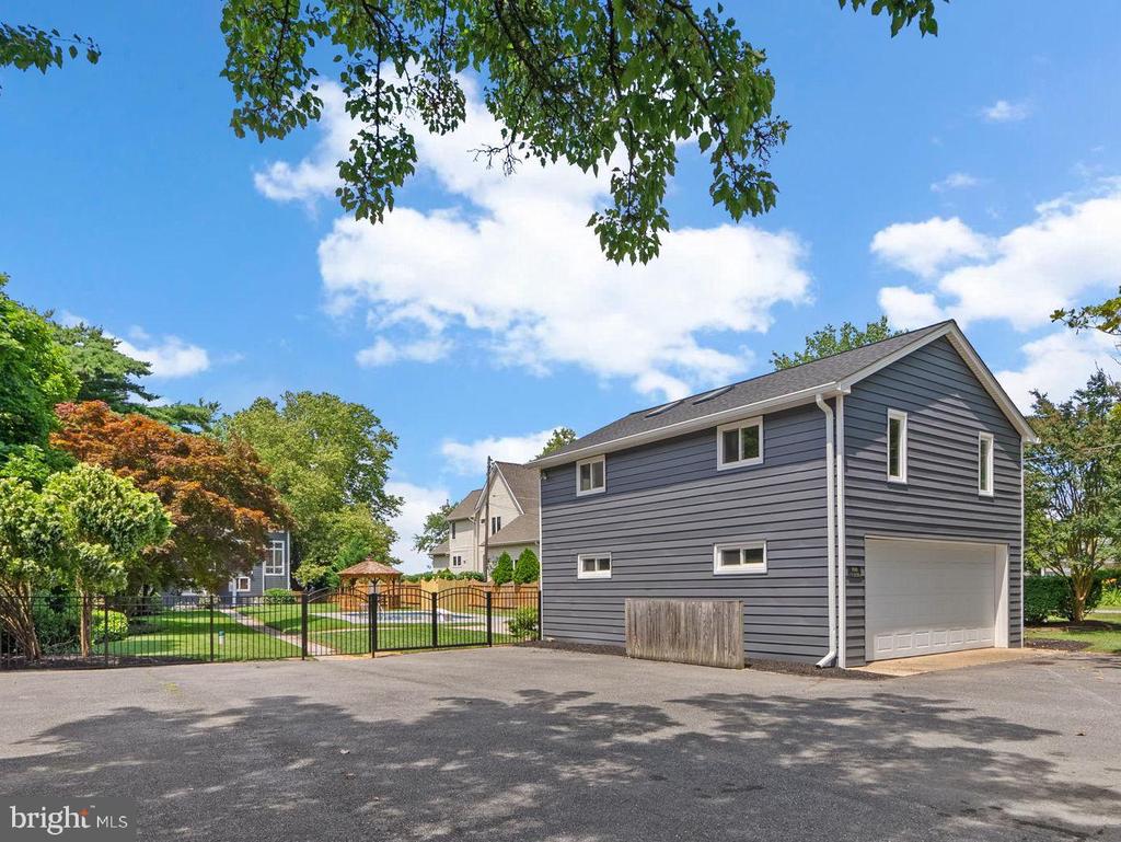 1088 RIVER BAY ROAD