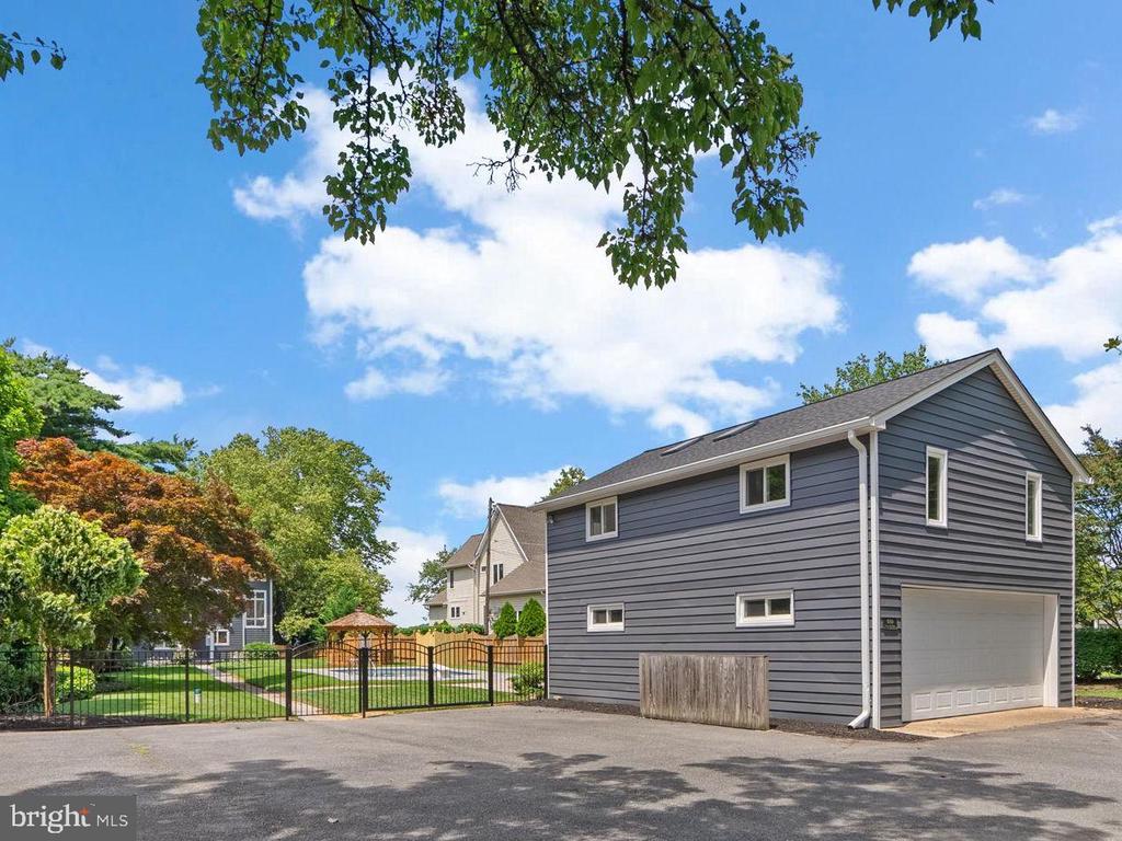 1088 RIVER BAY ROAD