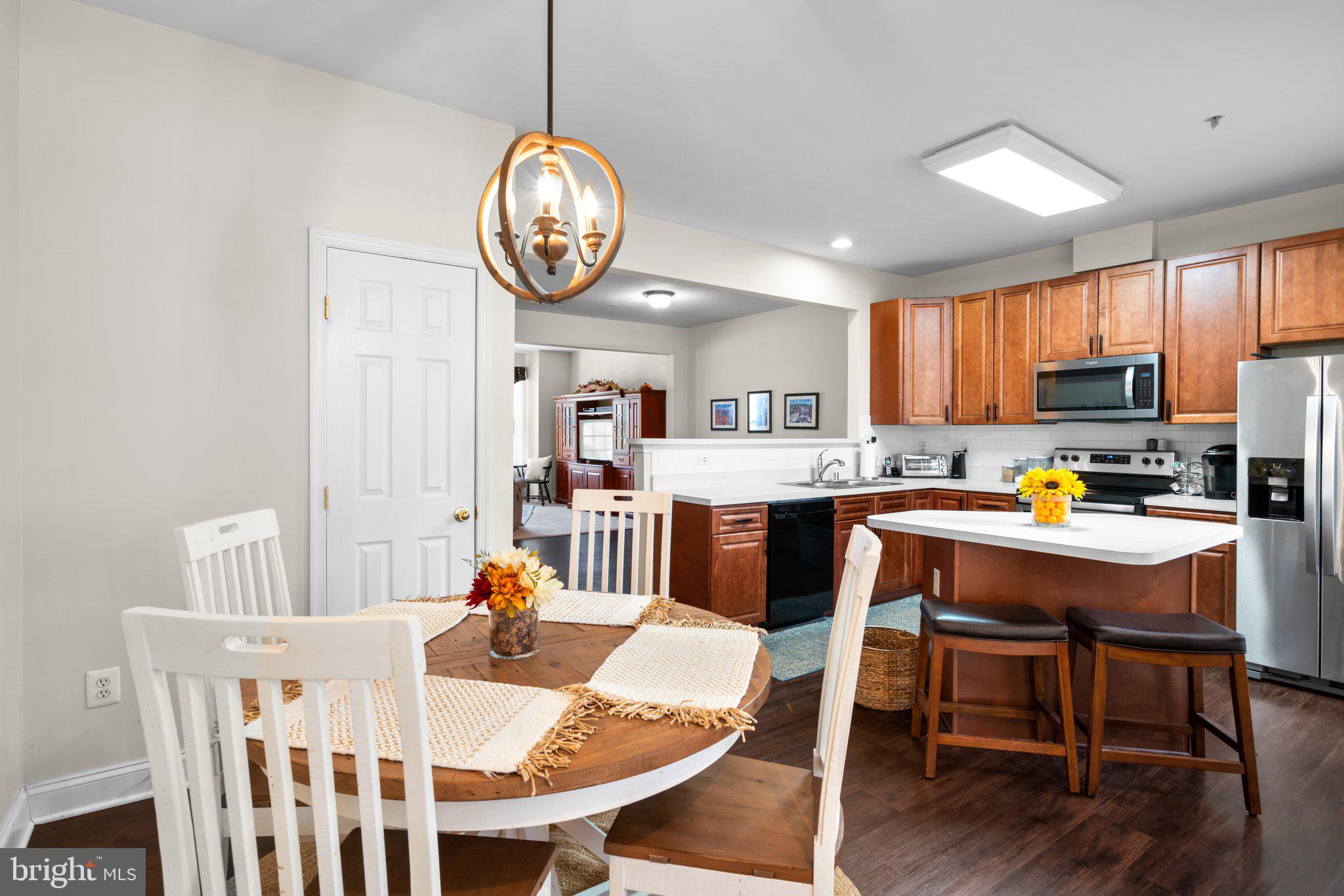 866 STONEHURST COURT