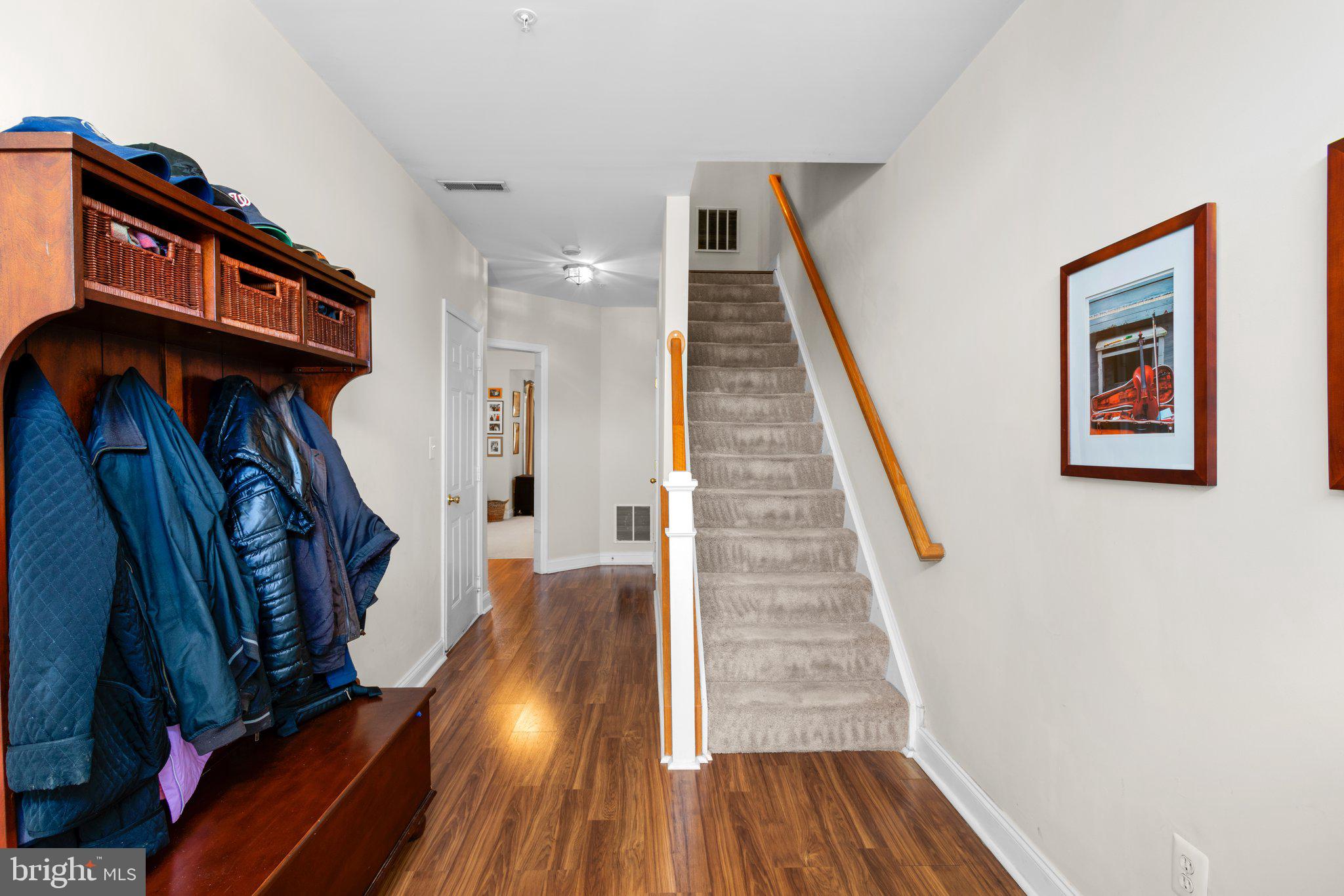 866 STONEHURST COURT