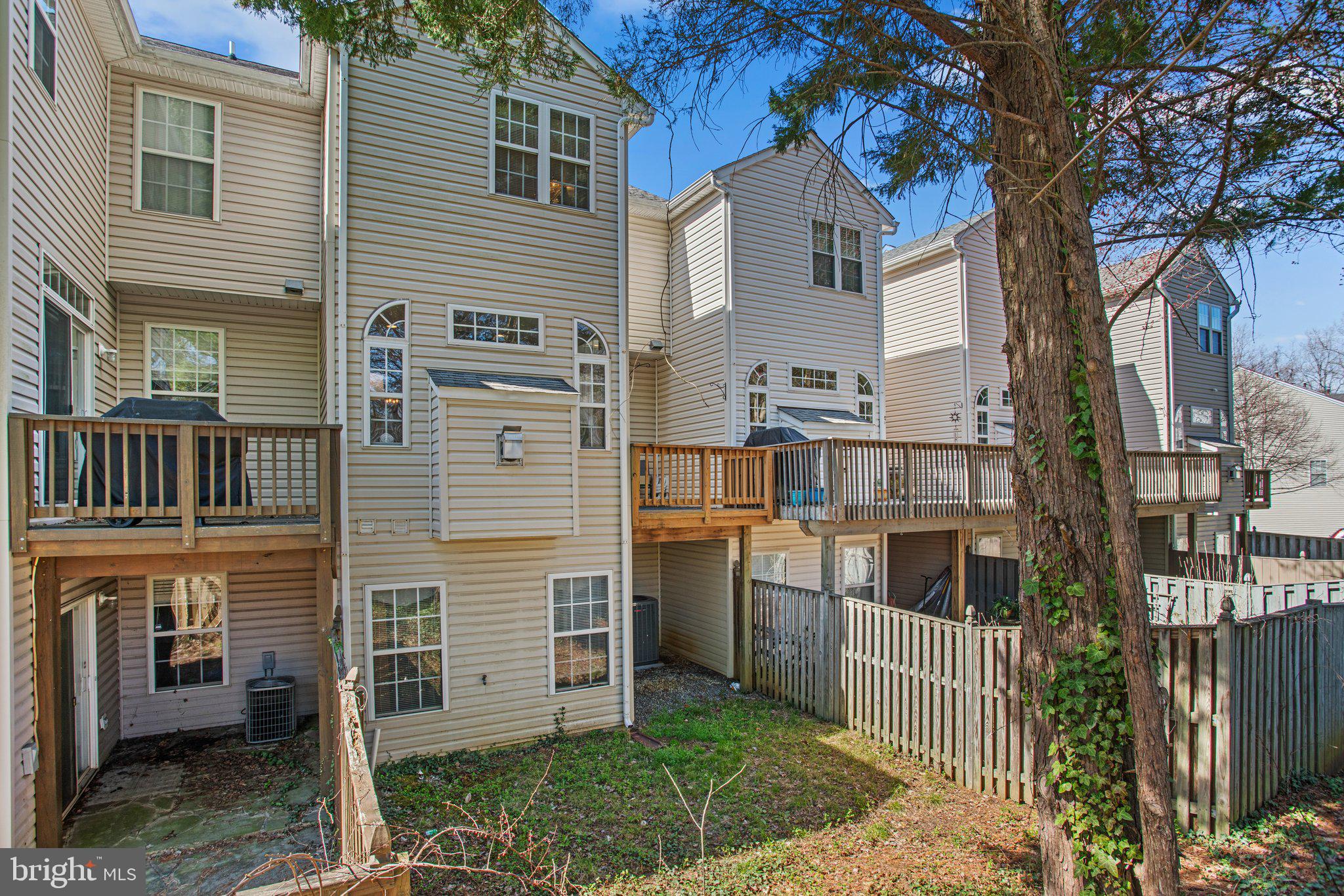 866 STONEHURST COURT