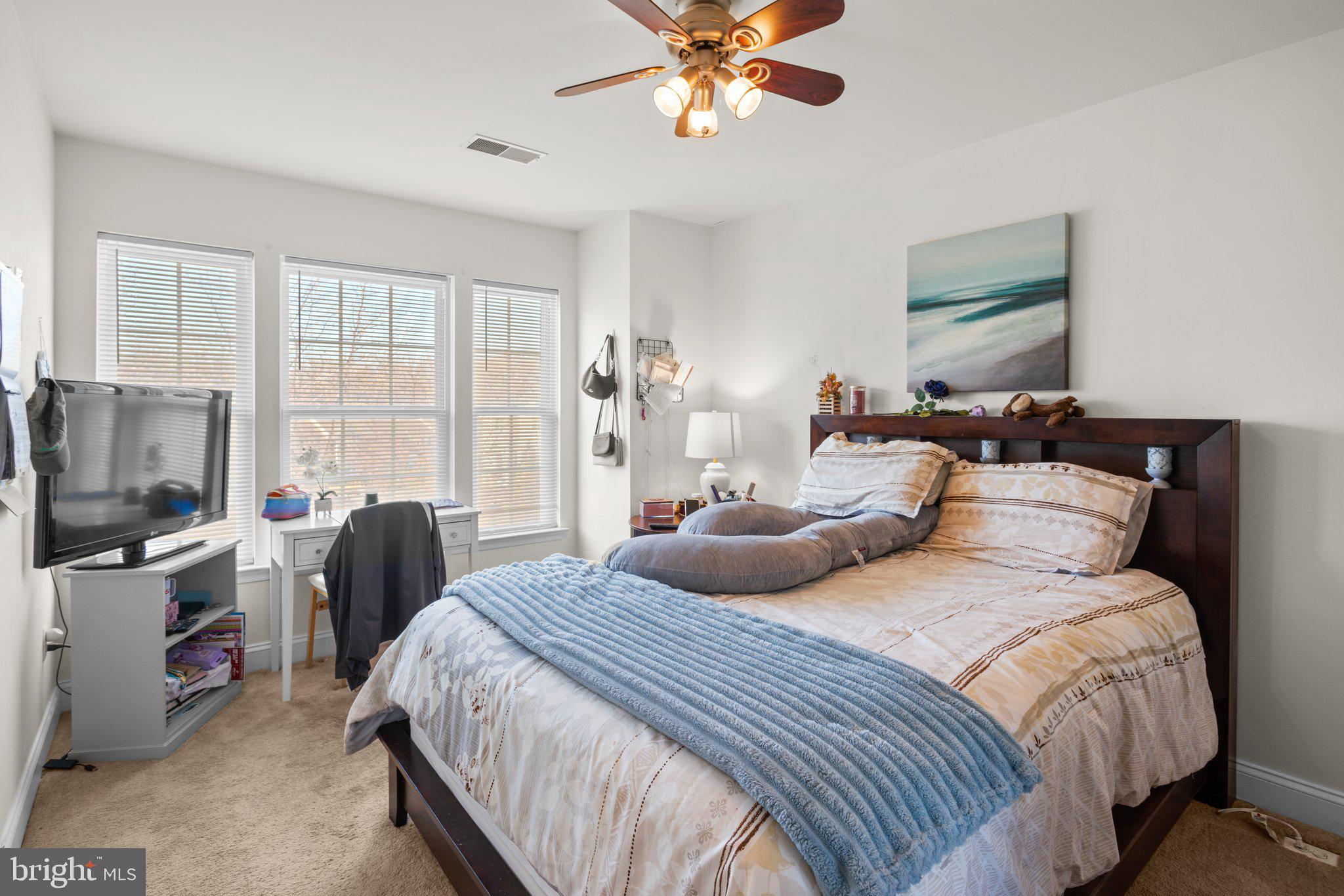 866 STONEHURST COURT
