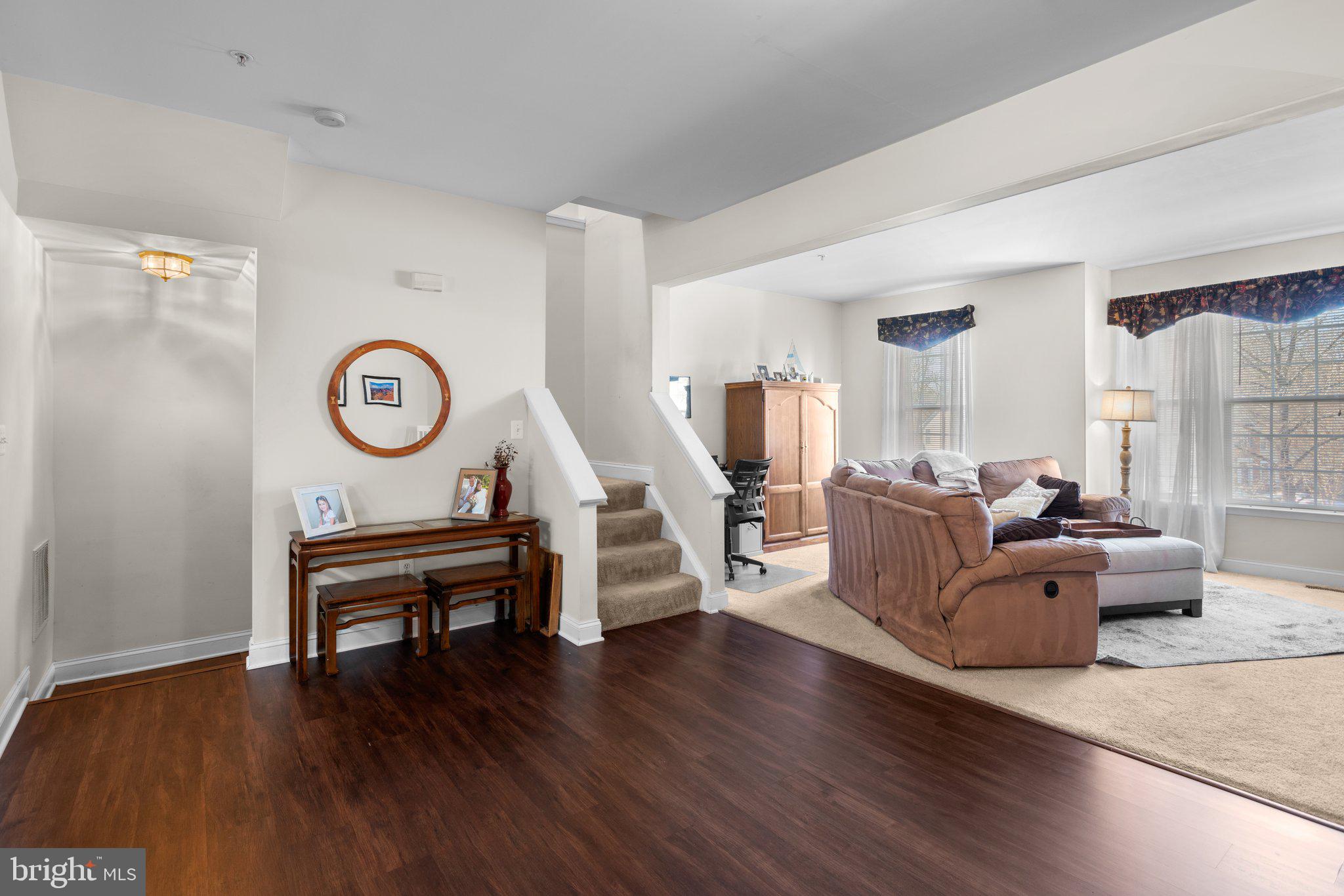 866 STONEHURST COURT