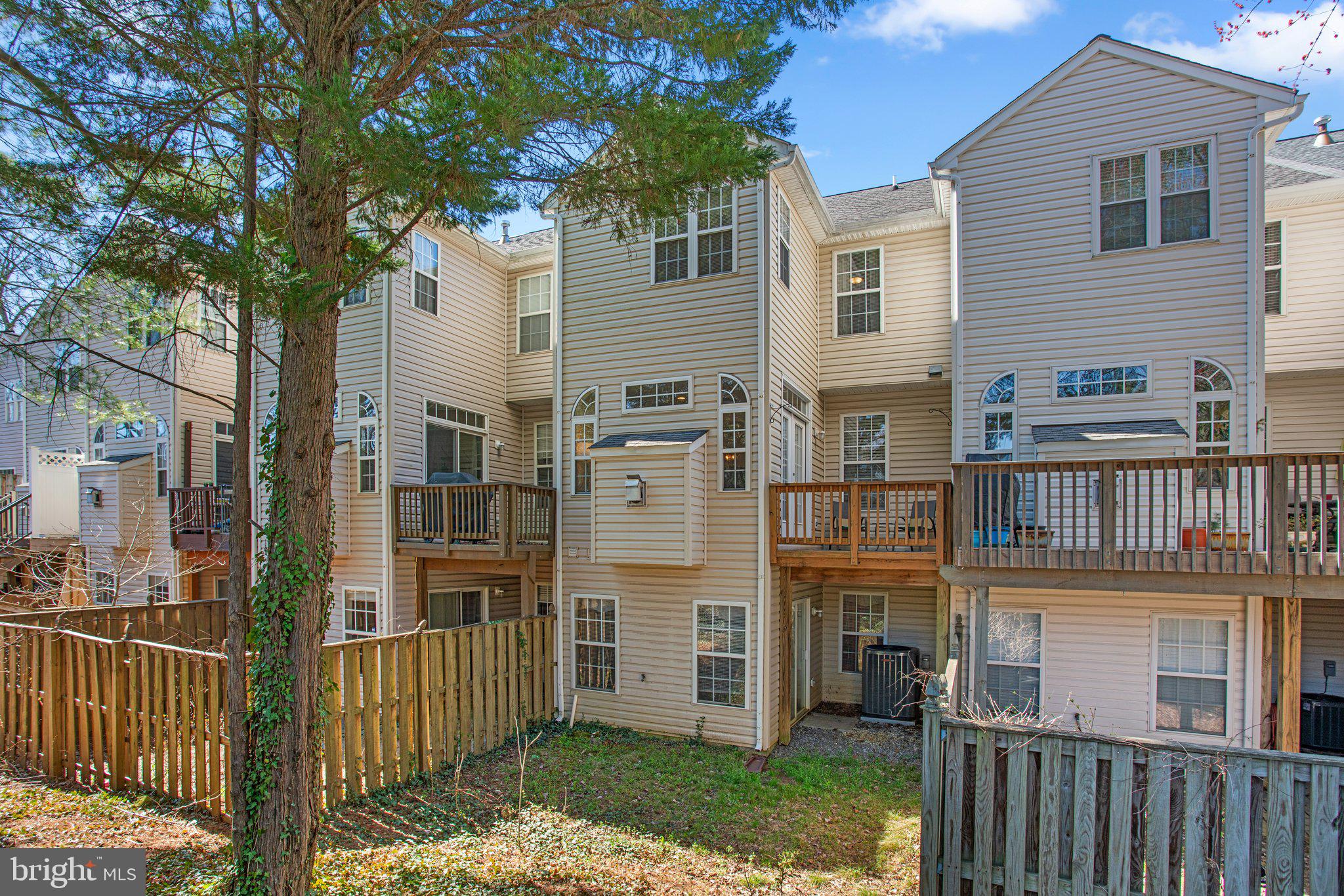 866 STONEHURST COURT