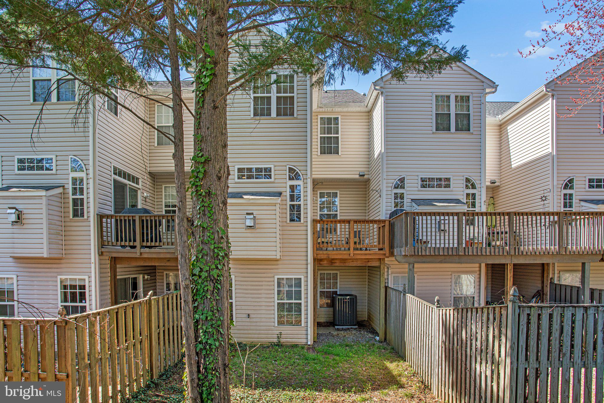 866 STONEHURST COURT