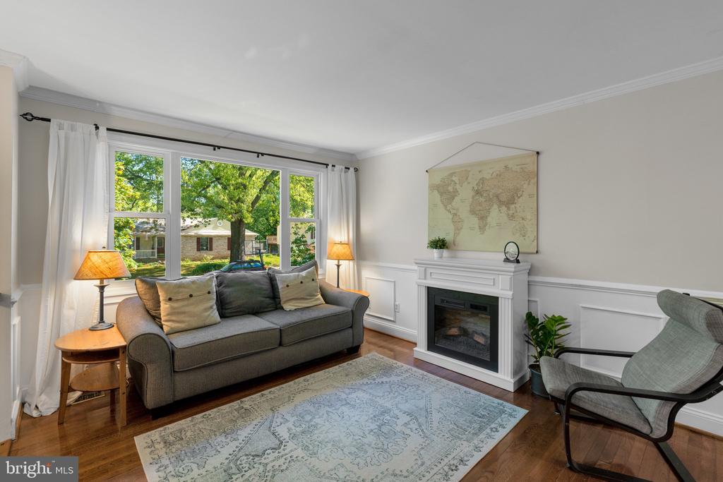 61 DIVIDING CREEK COURT