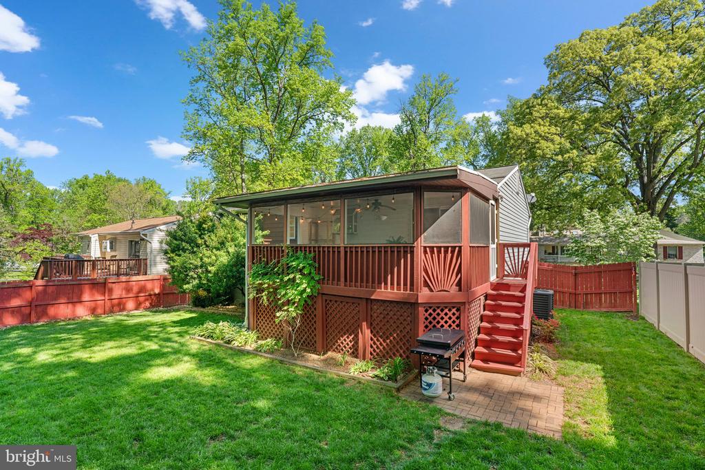 61 DIVIDING CREEK COURT