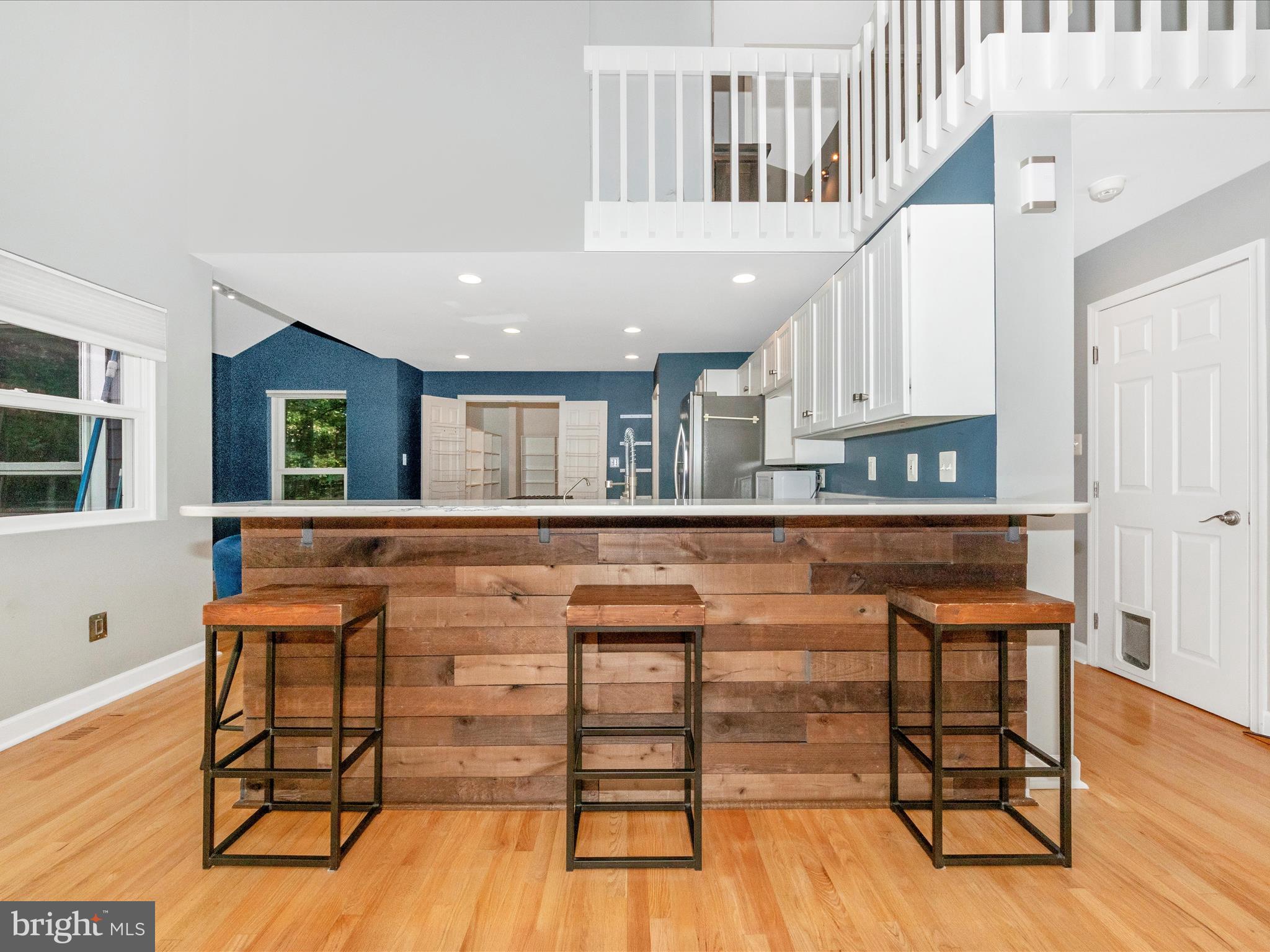 2020 JOHN HANSON OVERLOOK