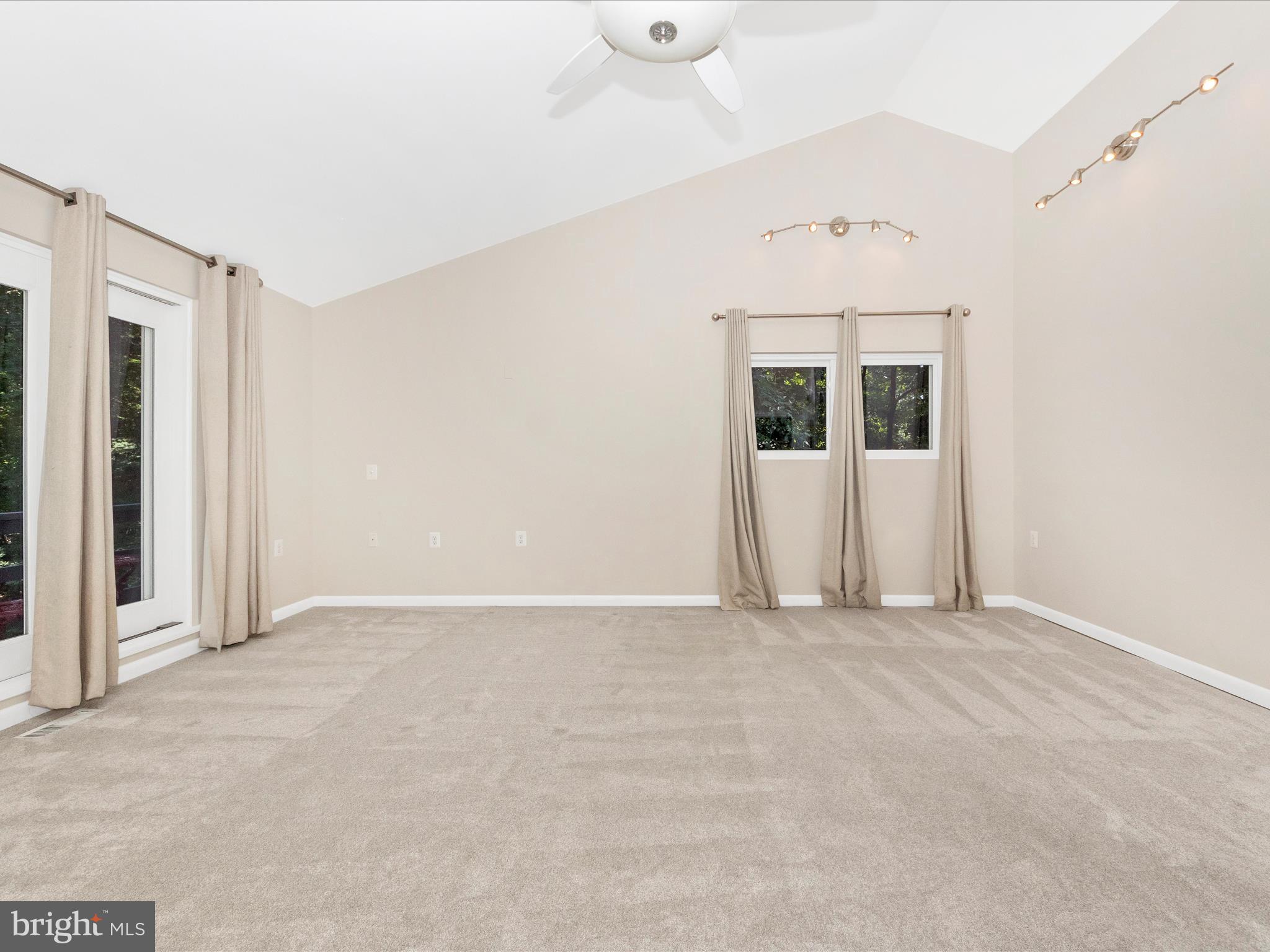 2020 JOHN HANSON OVERLOOK