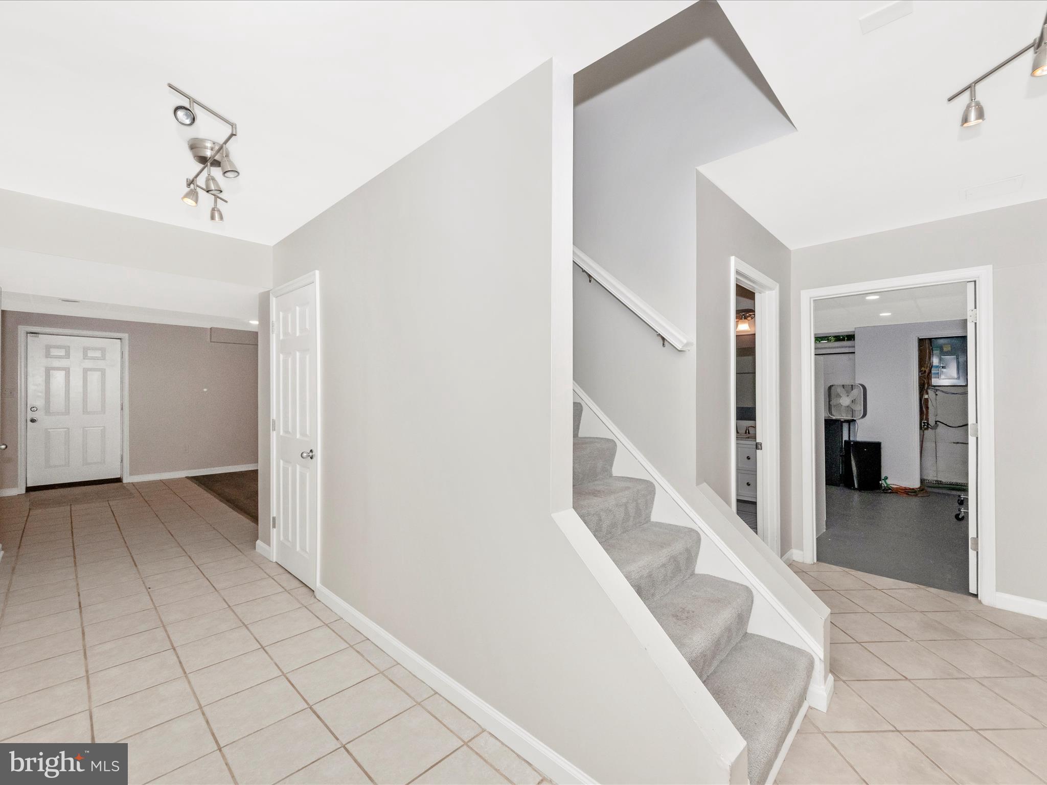 2020 JOHN HANSON OVERLOOK