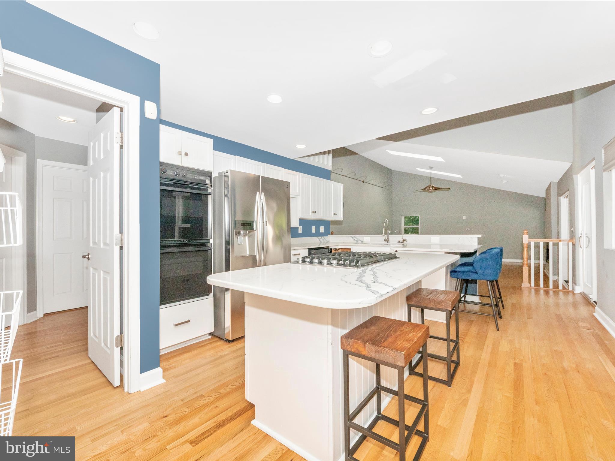 2020 JOHN HANSON OVERLOOK