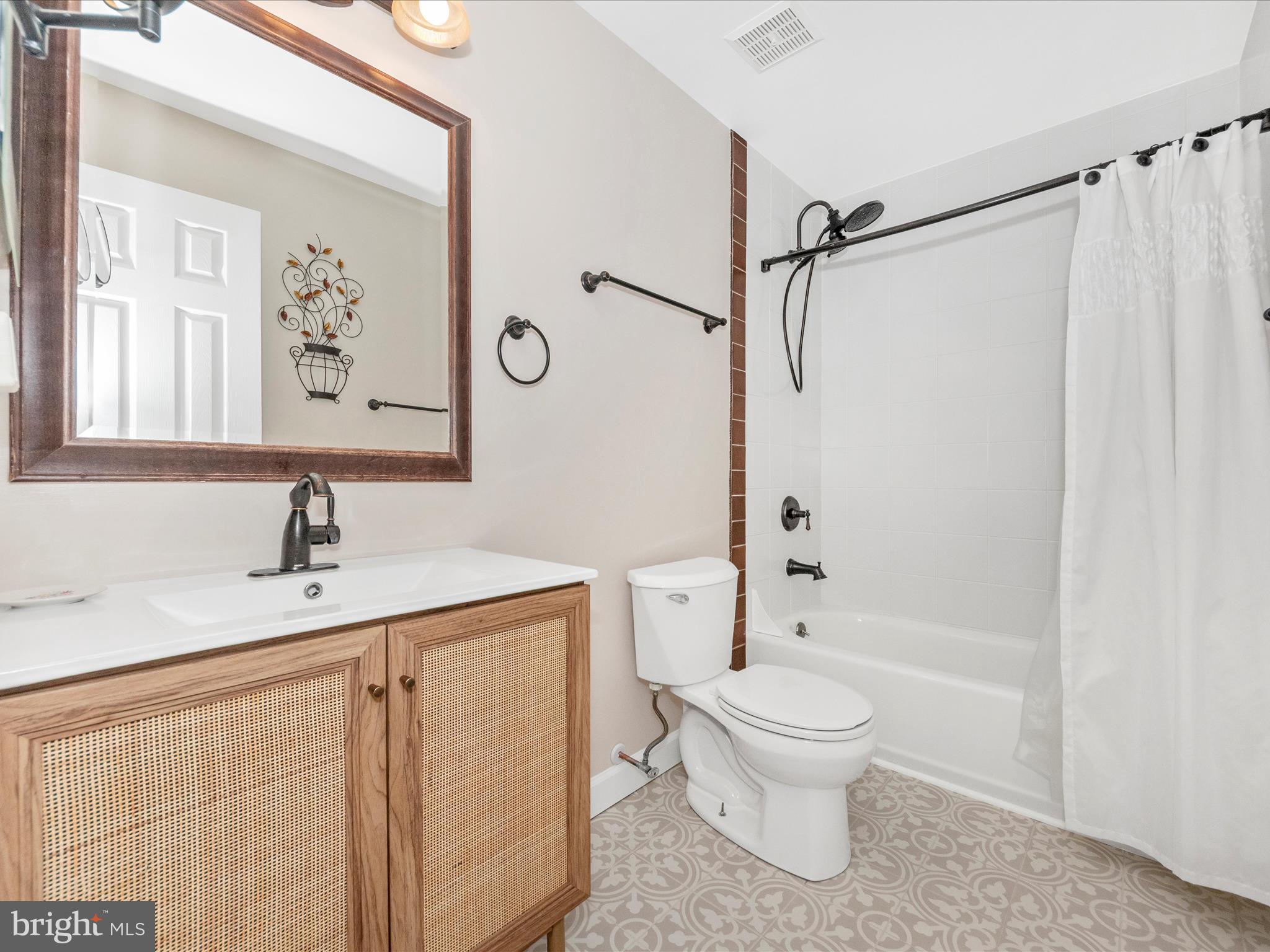 2020 JOHN HANSON OVERLOOK