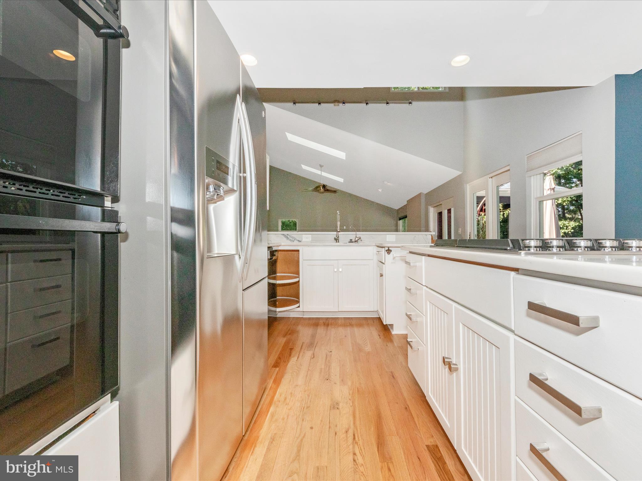 2020 JOHN HANSON OVERLOOK