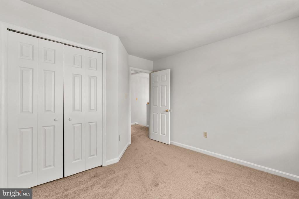 2124 COLONEL WAY