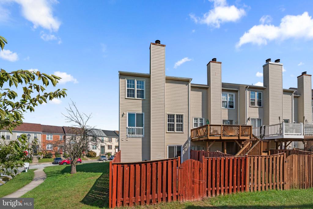 2124 COLONEL WAY
