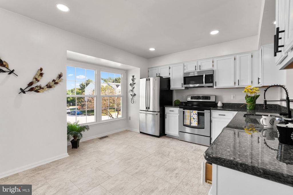2124 COLONEL WAY