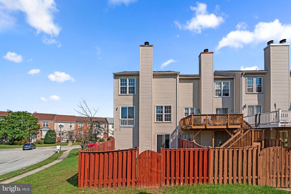 2124 COLONEL WAY